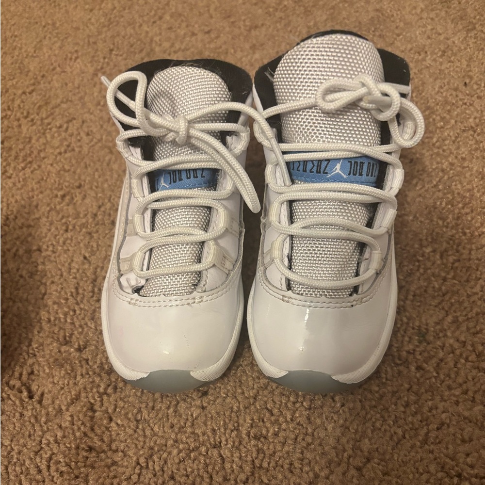 Air Jordan 11 Legend Blue 2024